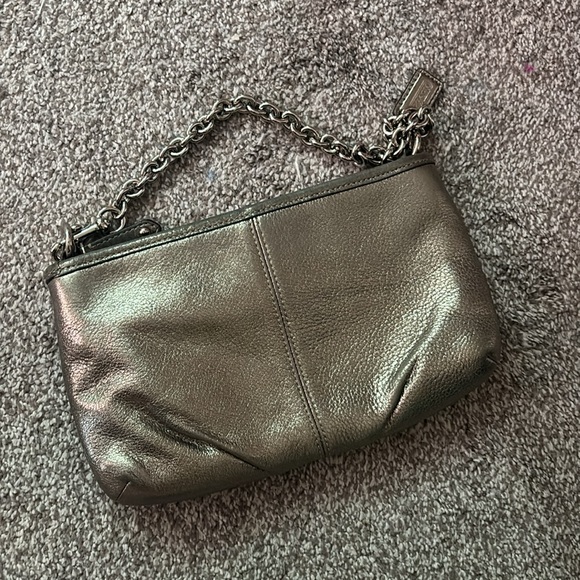 100% authentic rare Coach wristlet - Picture 7 of 8